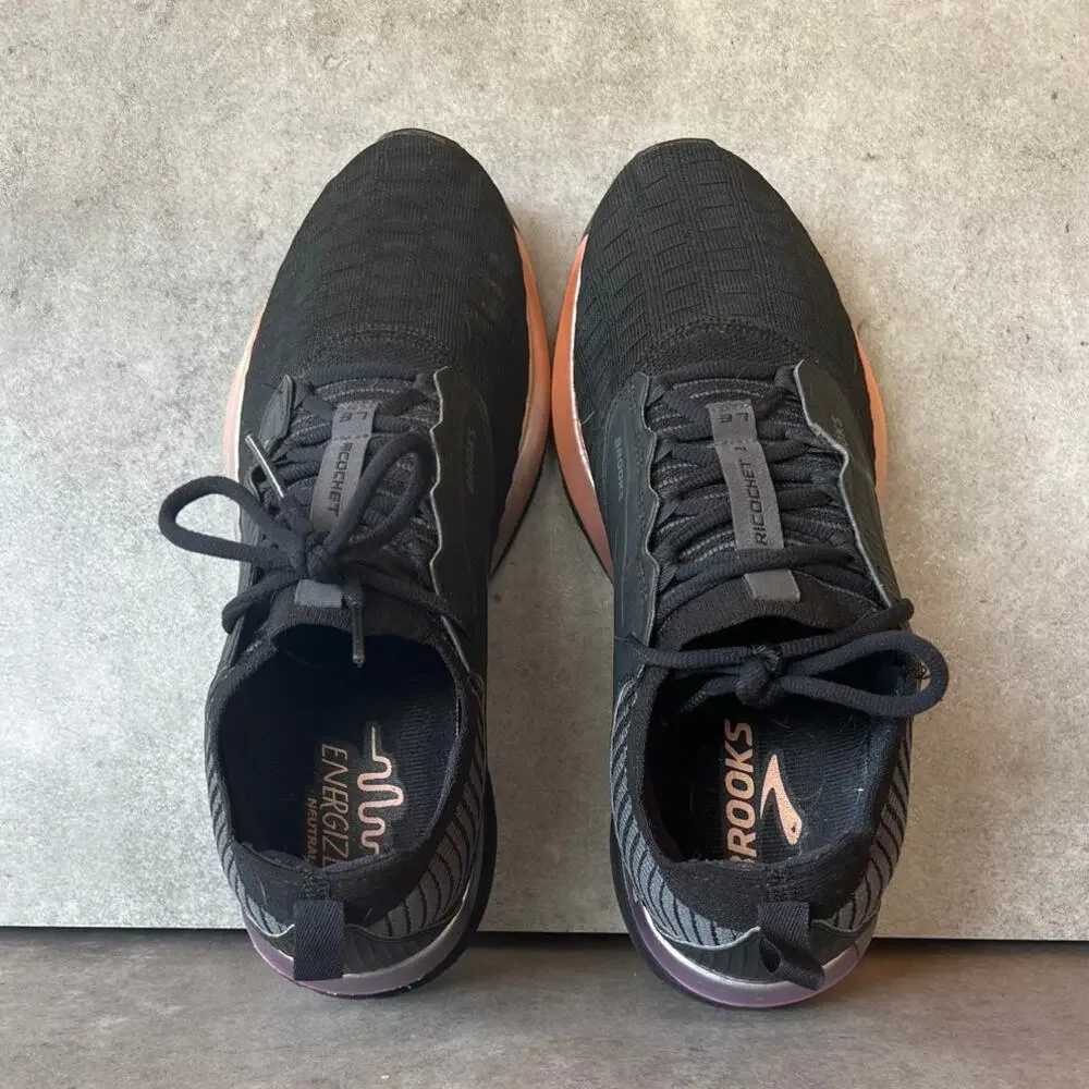 Brooks Ricochet 2 black/rose gold running shoes women's 8.5 stretchknit athletic